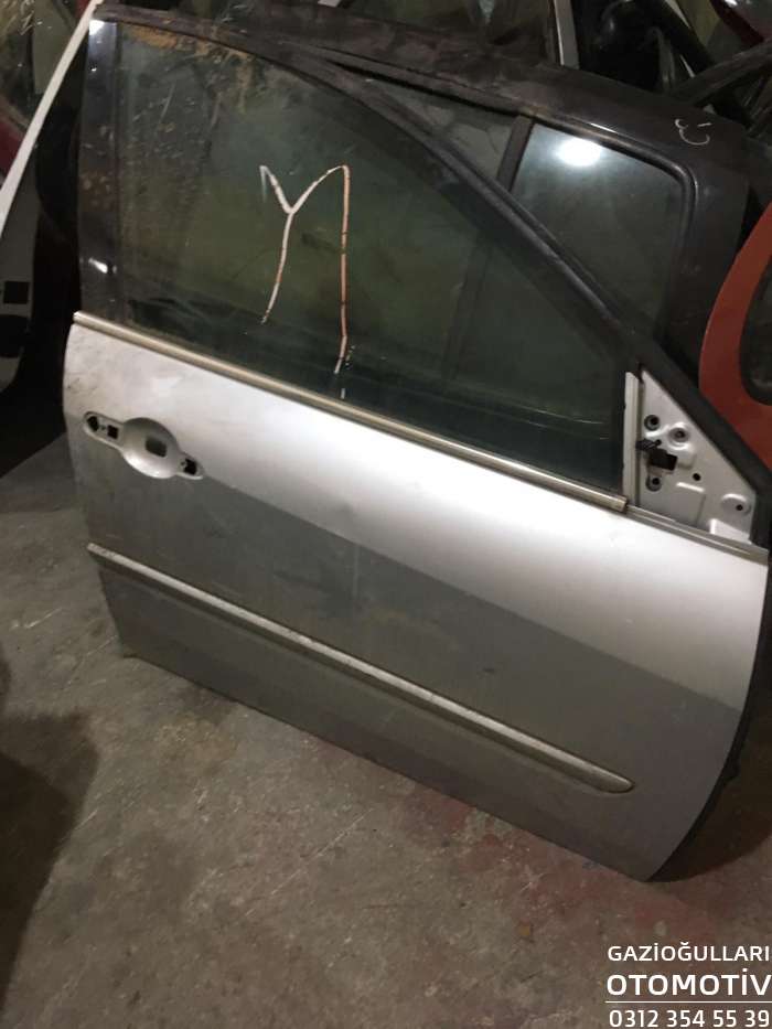 renault laguna 3 çıkma sağ ön kapı
