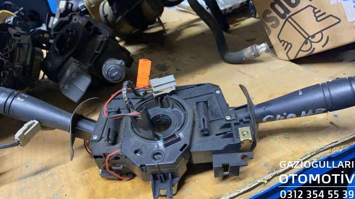 Renault Clio Symbol Çıkma Far Sinyal Kolu