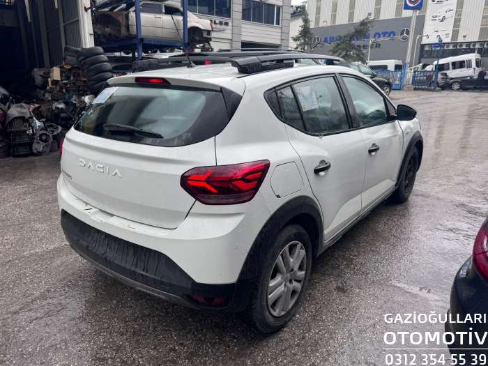 Dacia Sandero Stepway 3 Beyaz Renk Çıkma Kesme Tavan