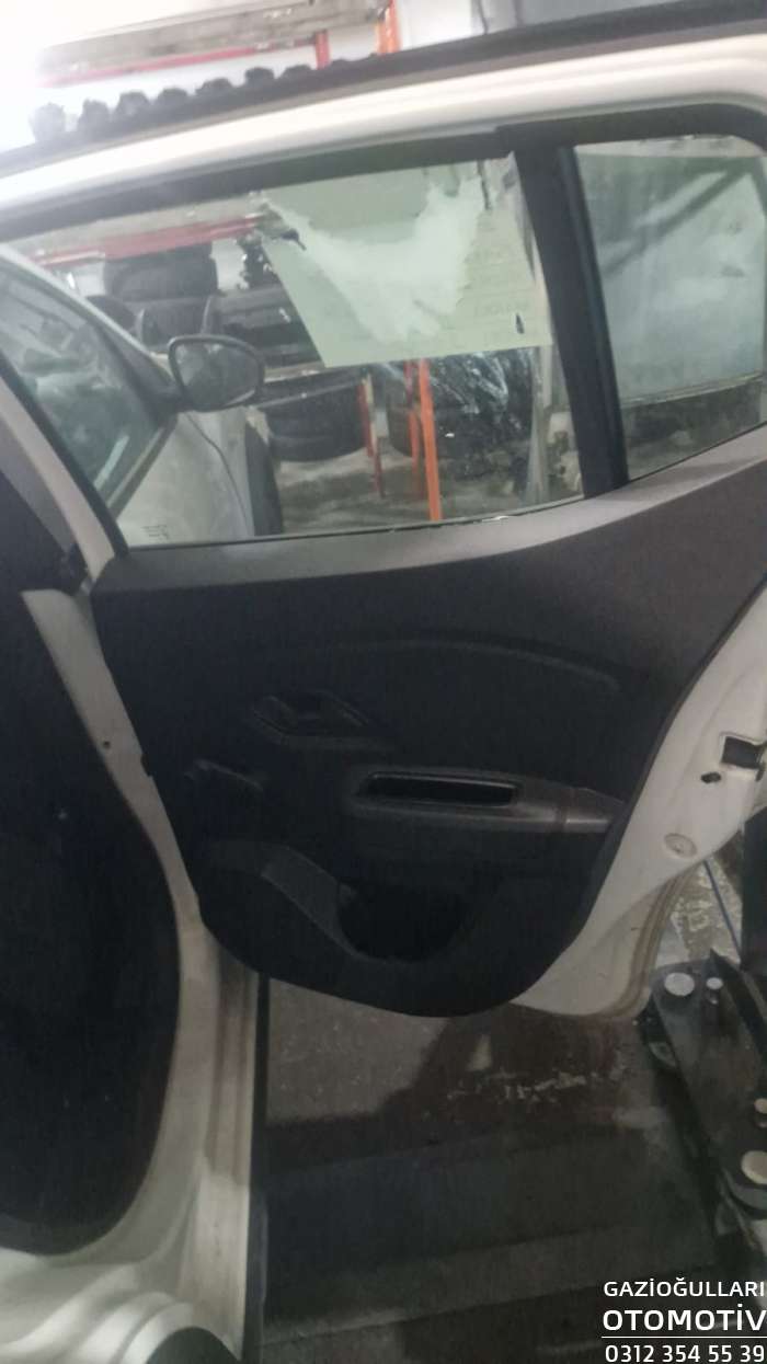 Dacia Sandero Stepway 3 Çıkma Sağ Arka Kapı Döşemesi