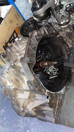 Renault Fluence Çıkma Edc Şanzıman Ön Kutu Muhafaza
