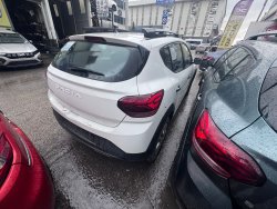 Dacia Sandero Stepway Çıkma Beyaz Renk Sol Kapı